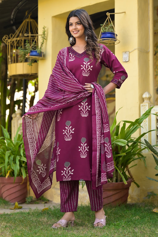 Ehnic Set Women Printed Straight Kurta and Pant set with Dupatta - Ethnic Set