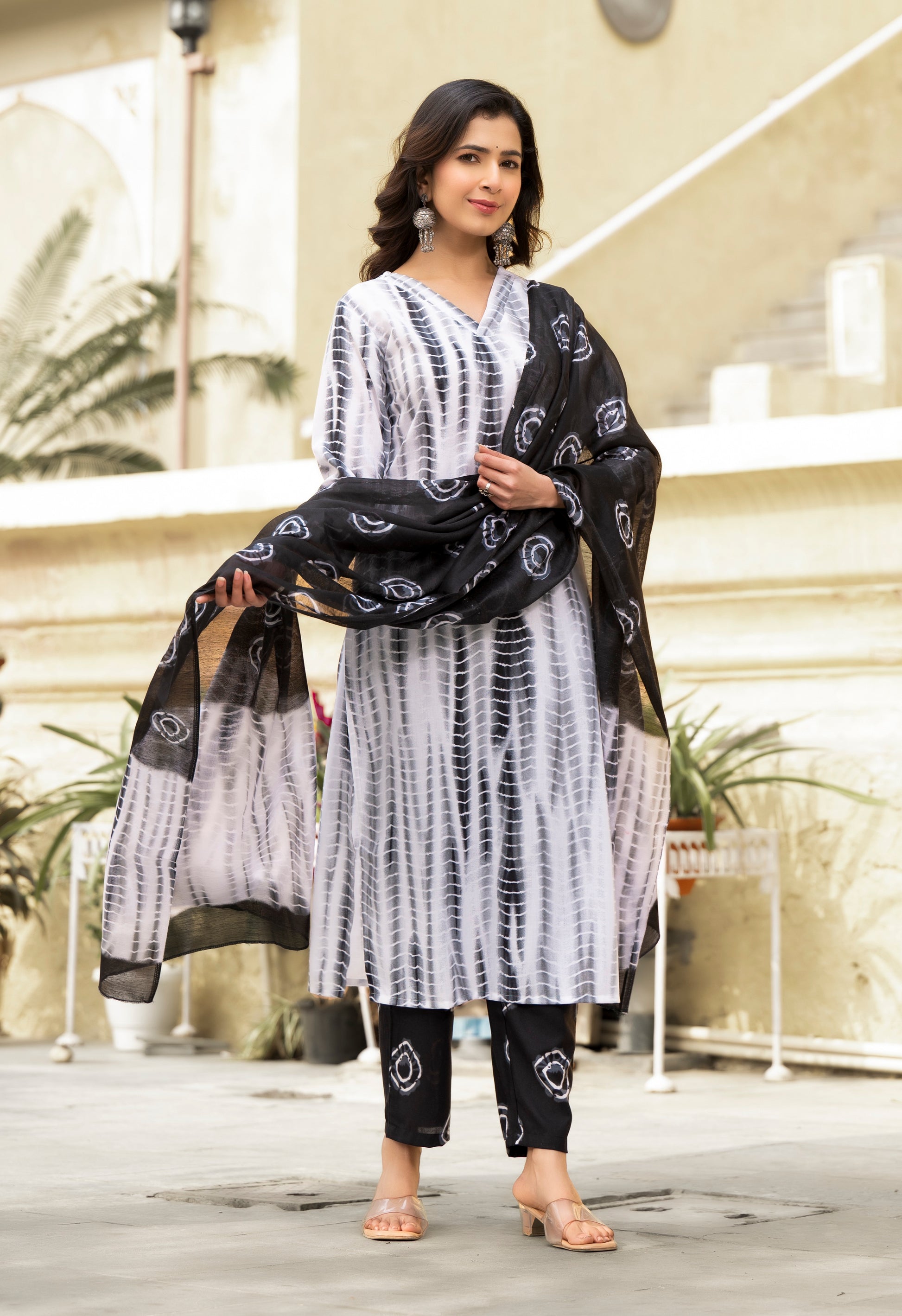 Ehnic Set Women Printed Straight Kurta and Pant set with Dupatta - Ethnic Set