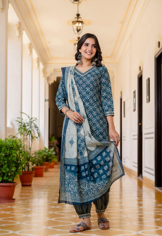 Ethnic Set Women Printed Straight Blue Kurta and Pant set with Dupatta