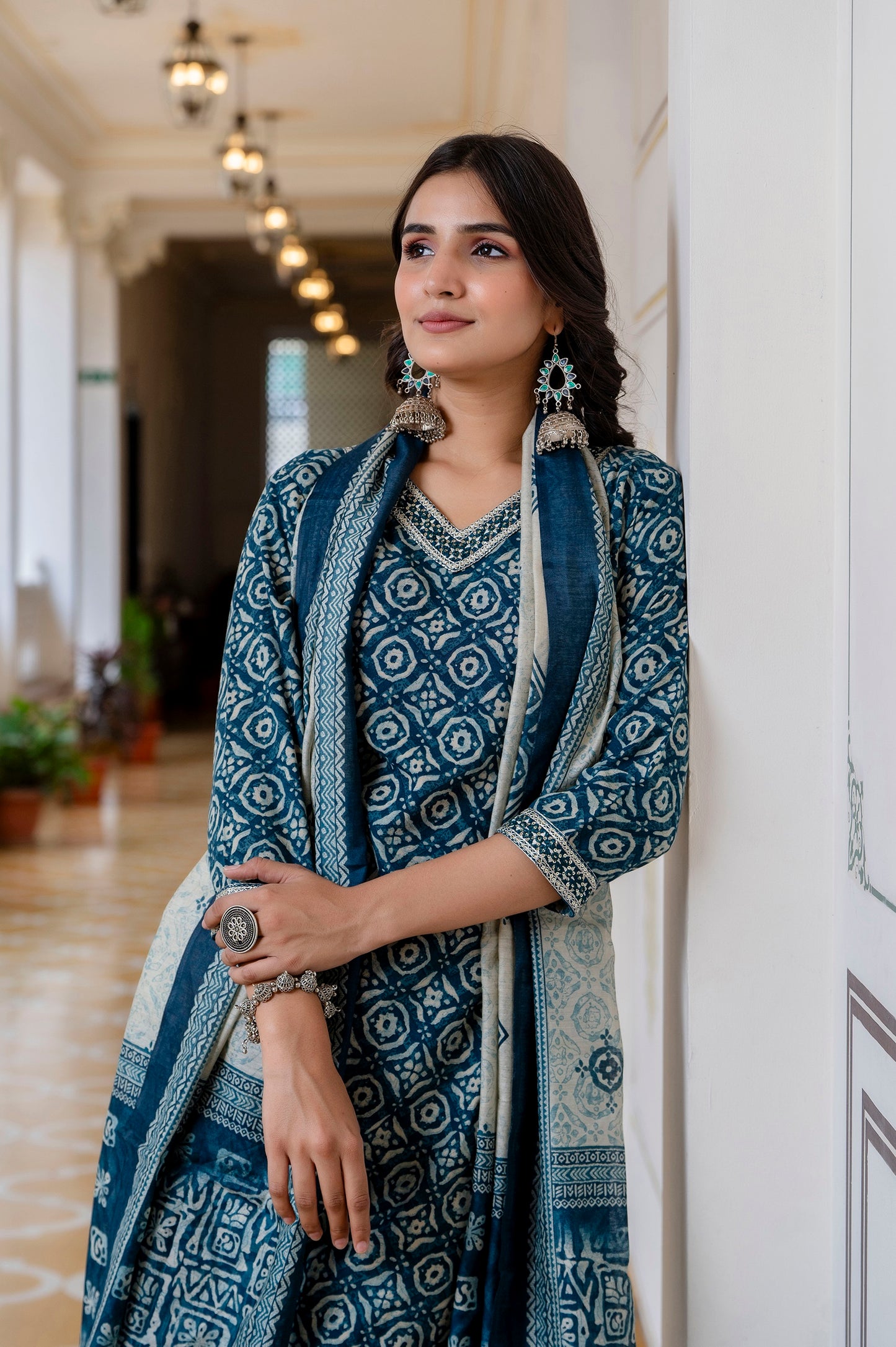 Ethnic Set Women Printed Straight Blue Kurta and Pant set with Dupatta