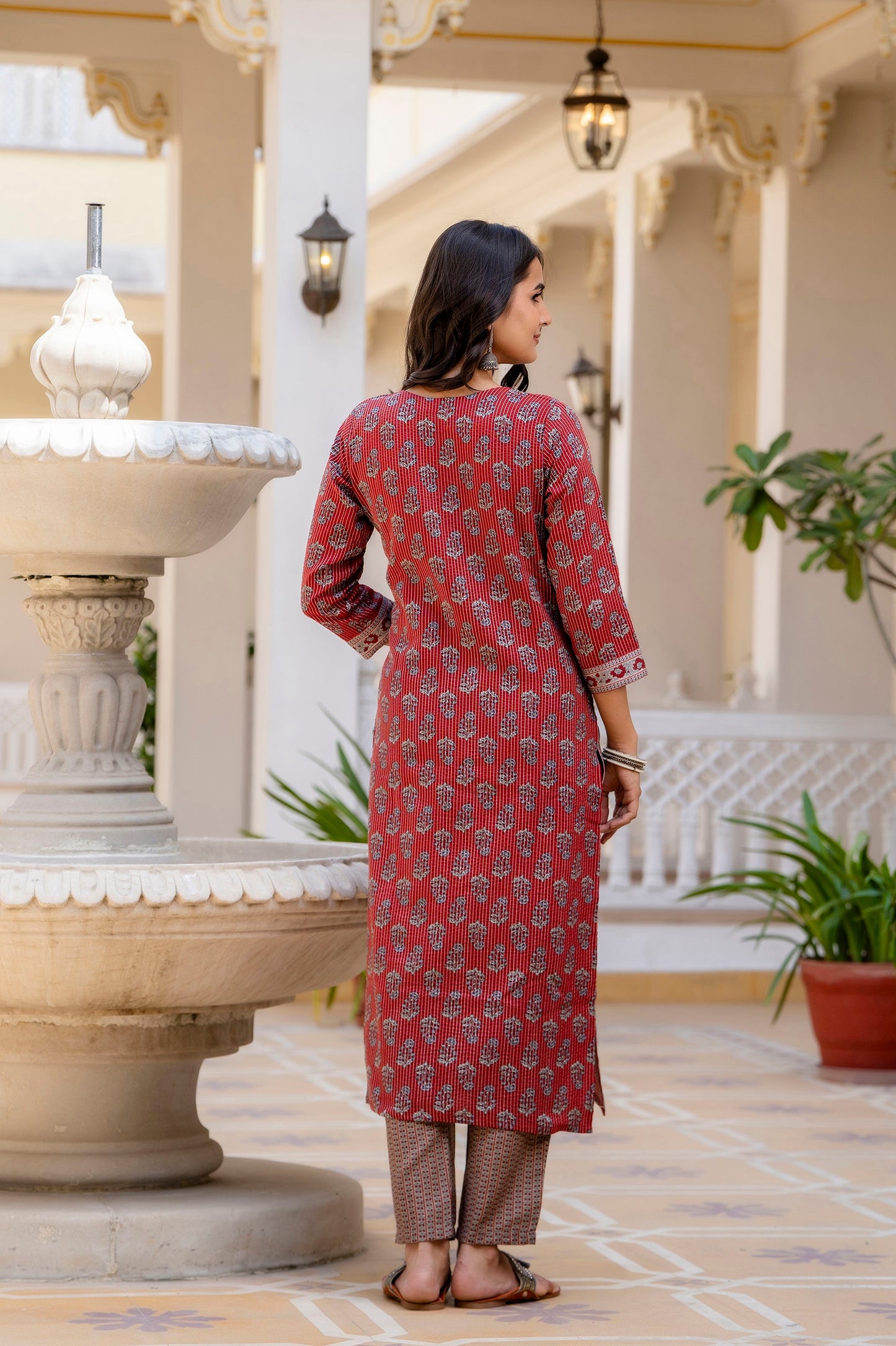 Ethnic Set Women Printed Straight Red Kurta and Pant set with Dupatta