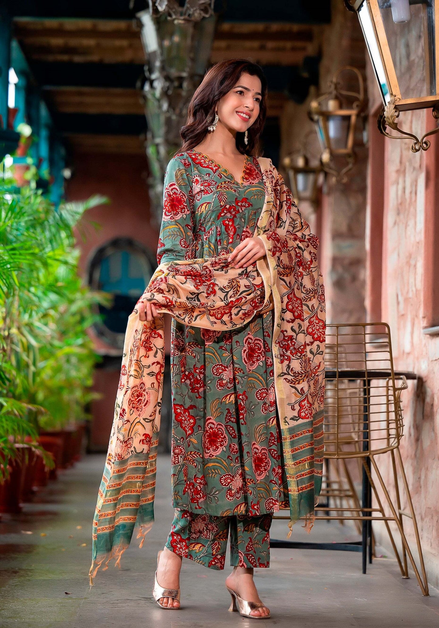 Ehnic Set Women Printed Straight Kurta and Pant set with Dupatta - Ethnic Set