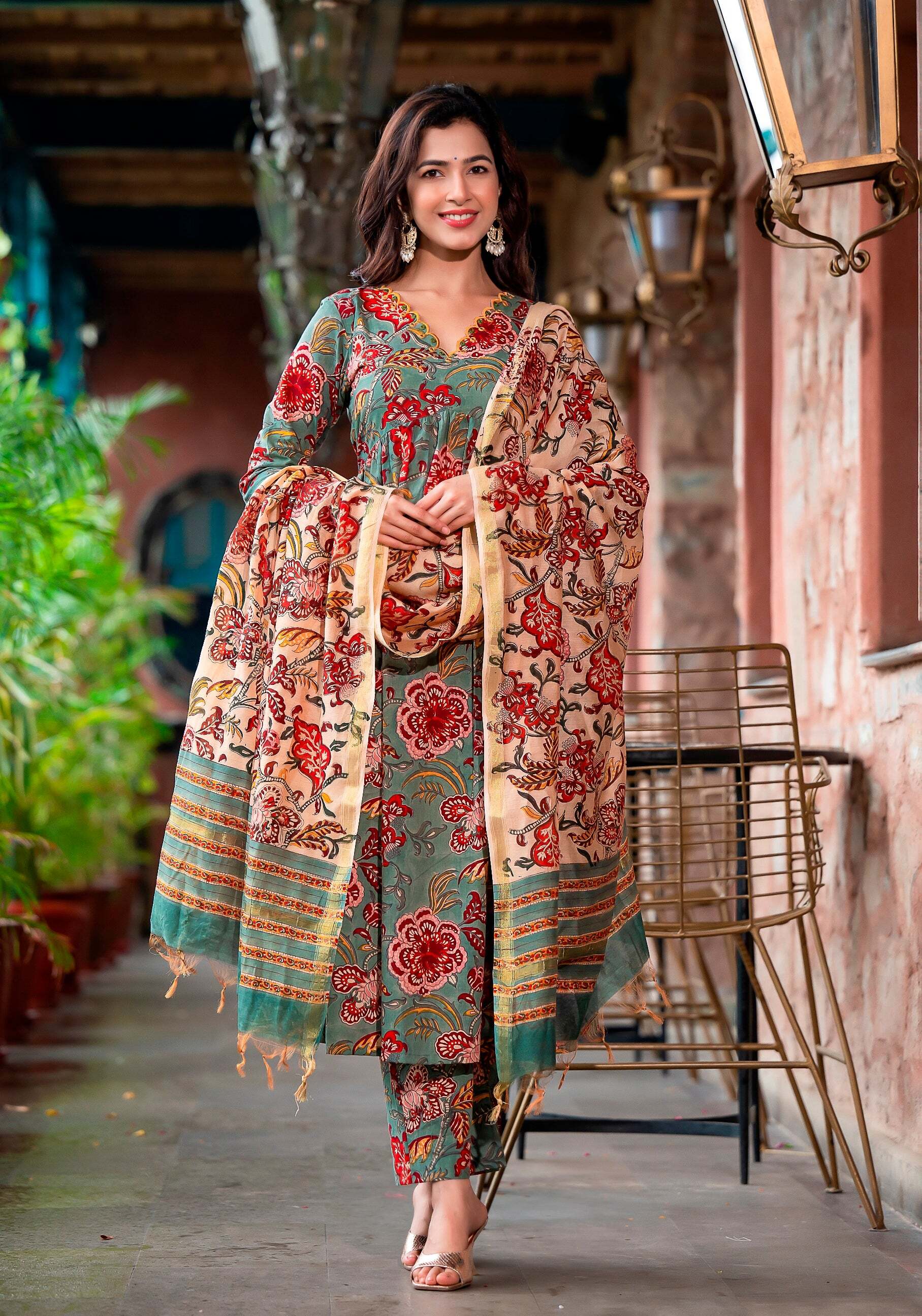 Ehnic Set Women Printed Straight Kurta and Pant set with Dupatta - Ethnic Set