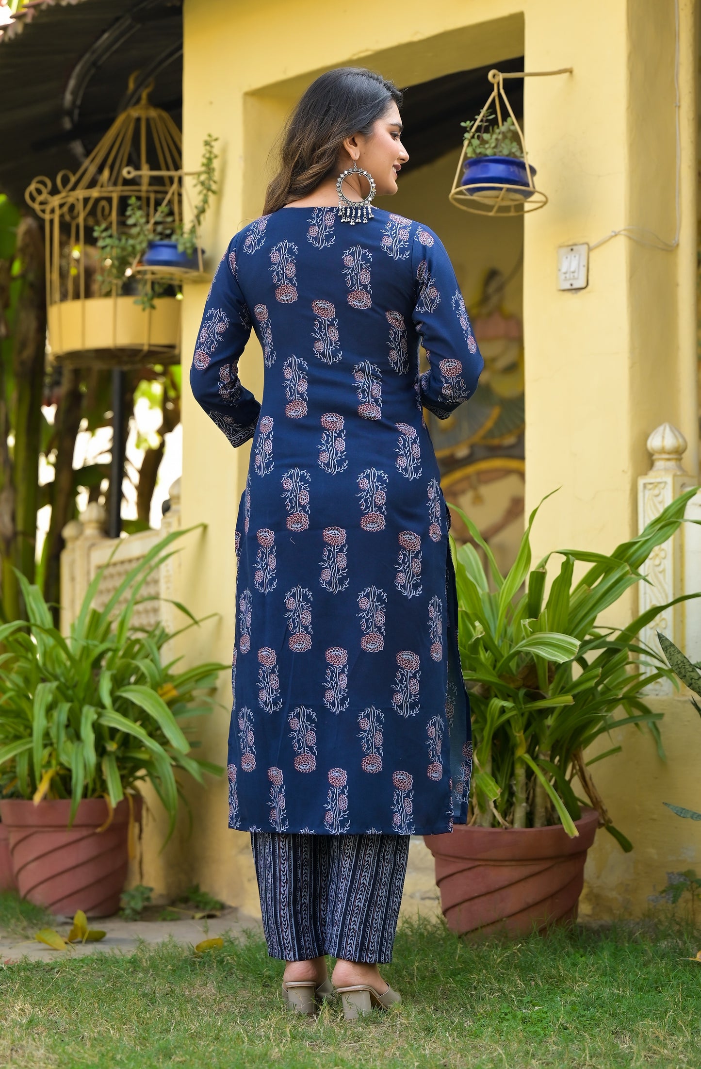 Ehnic Set Women Printed Straight Kurta and Pant set with Dupatta - Ethnic Set