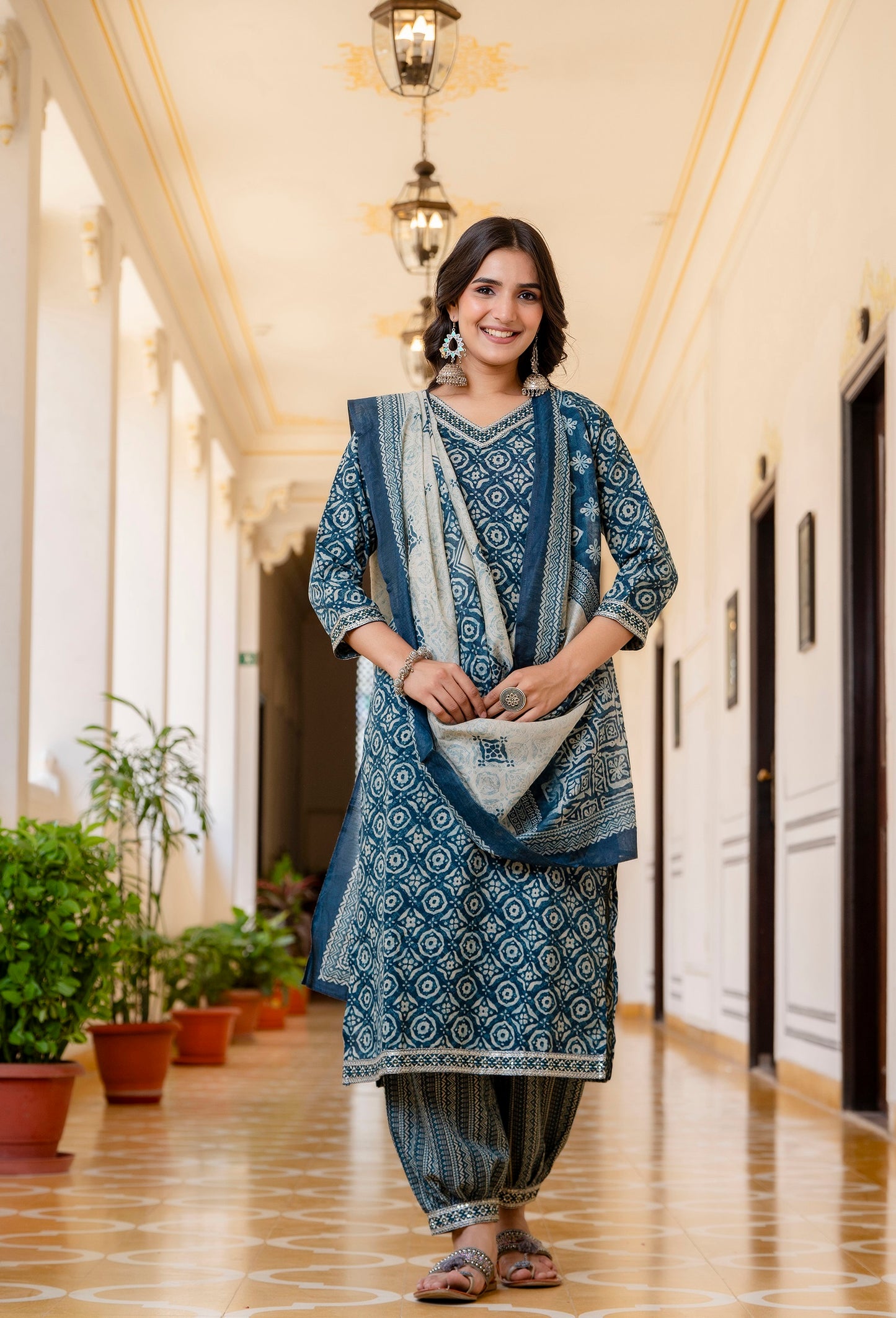 Ethnic Set Women Printed Straight Blue Kurta and Pant set with Dupatta