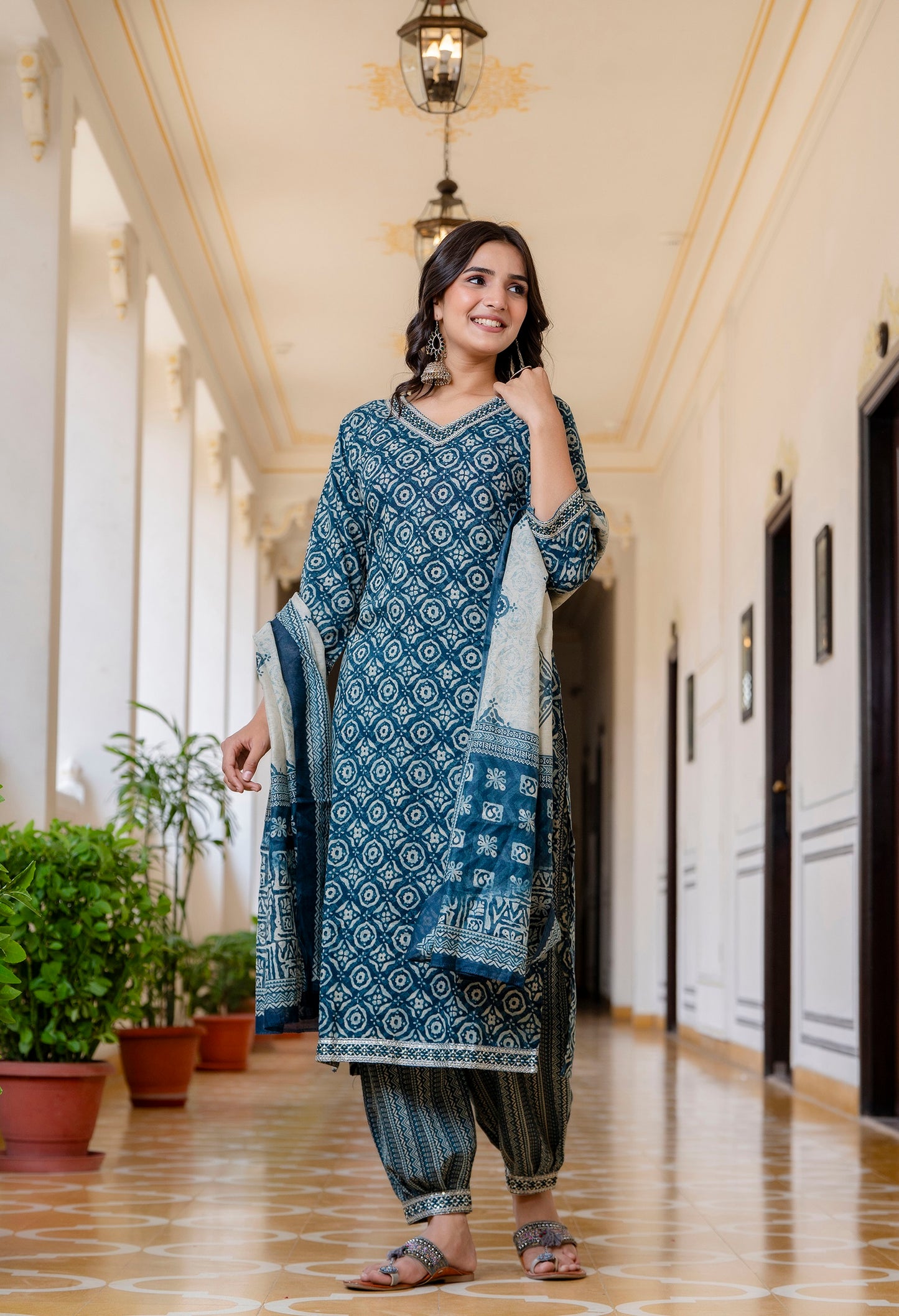 Ethnic Set Women Printed Straight Blue Kurta and Pant set with Dupatta