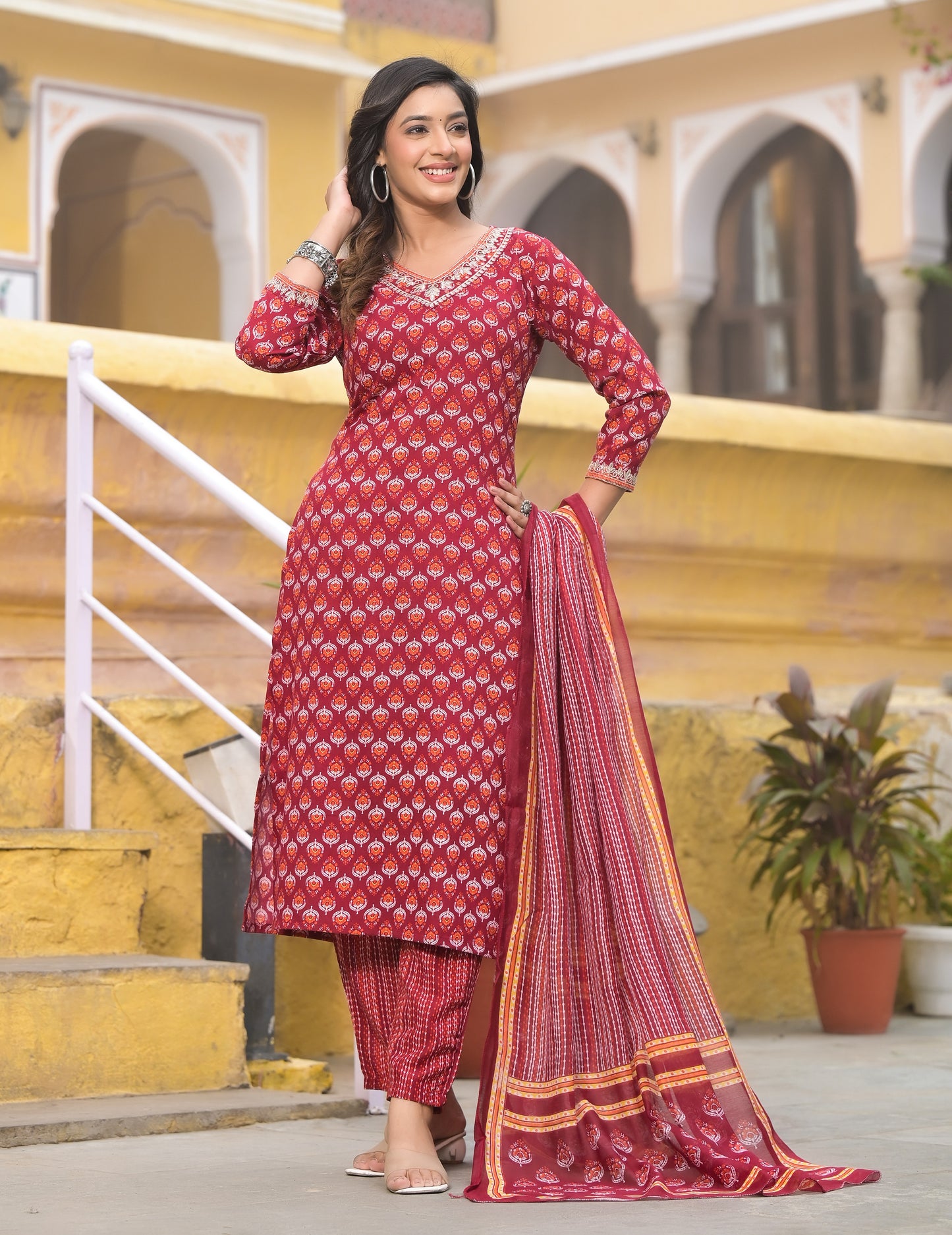 Ehnic Set Women Block Printed Straight Kurta and Pant set with Dupatta - Ethnic Set