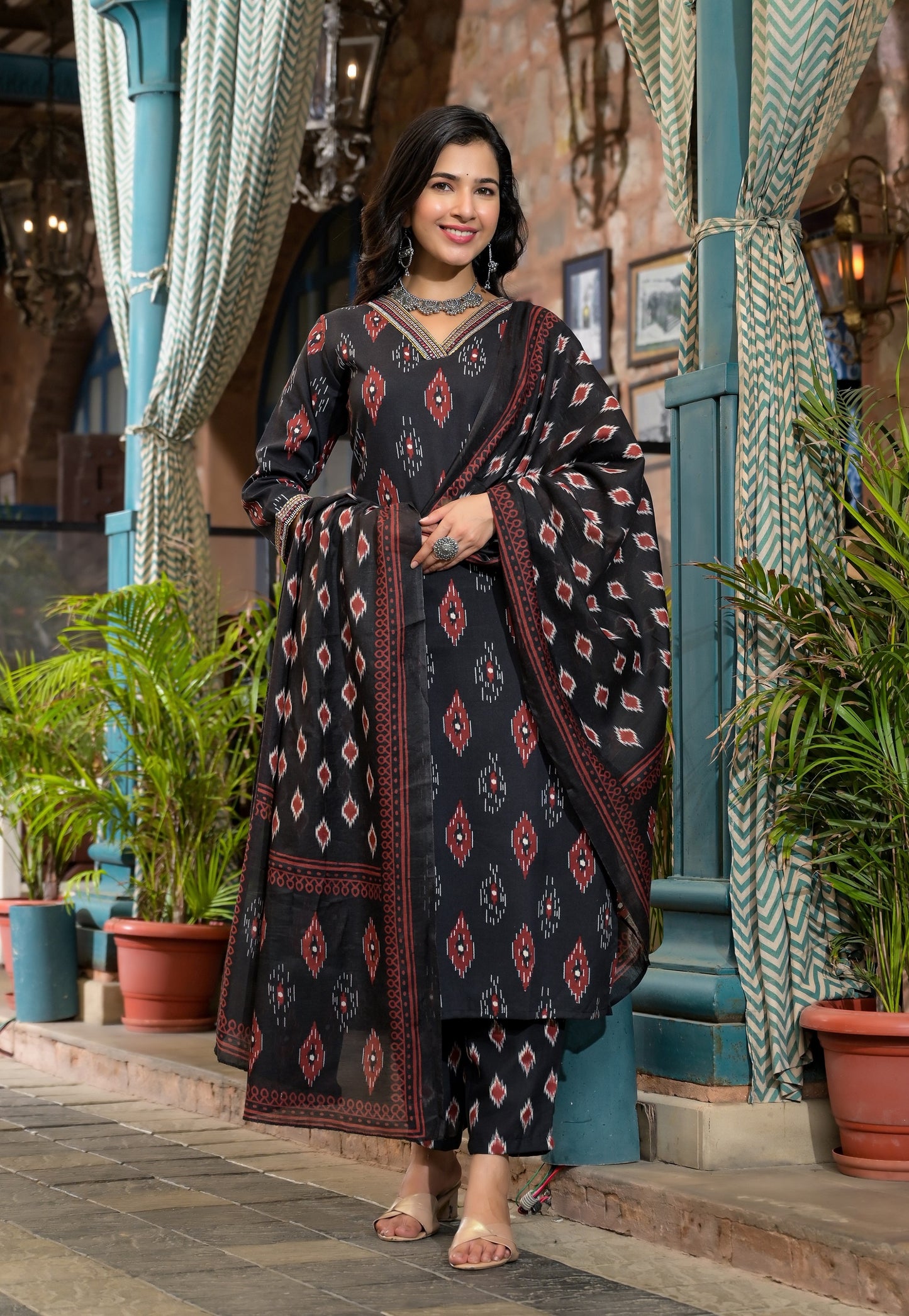 Ethnic Set Women Embroidery Straight Kurta and Pant set with Dupatta - Ethnic Set