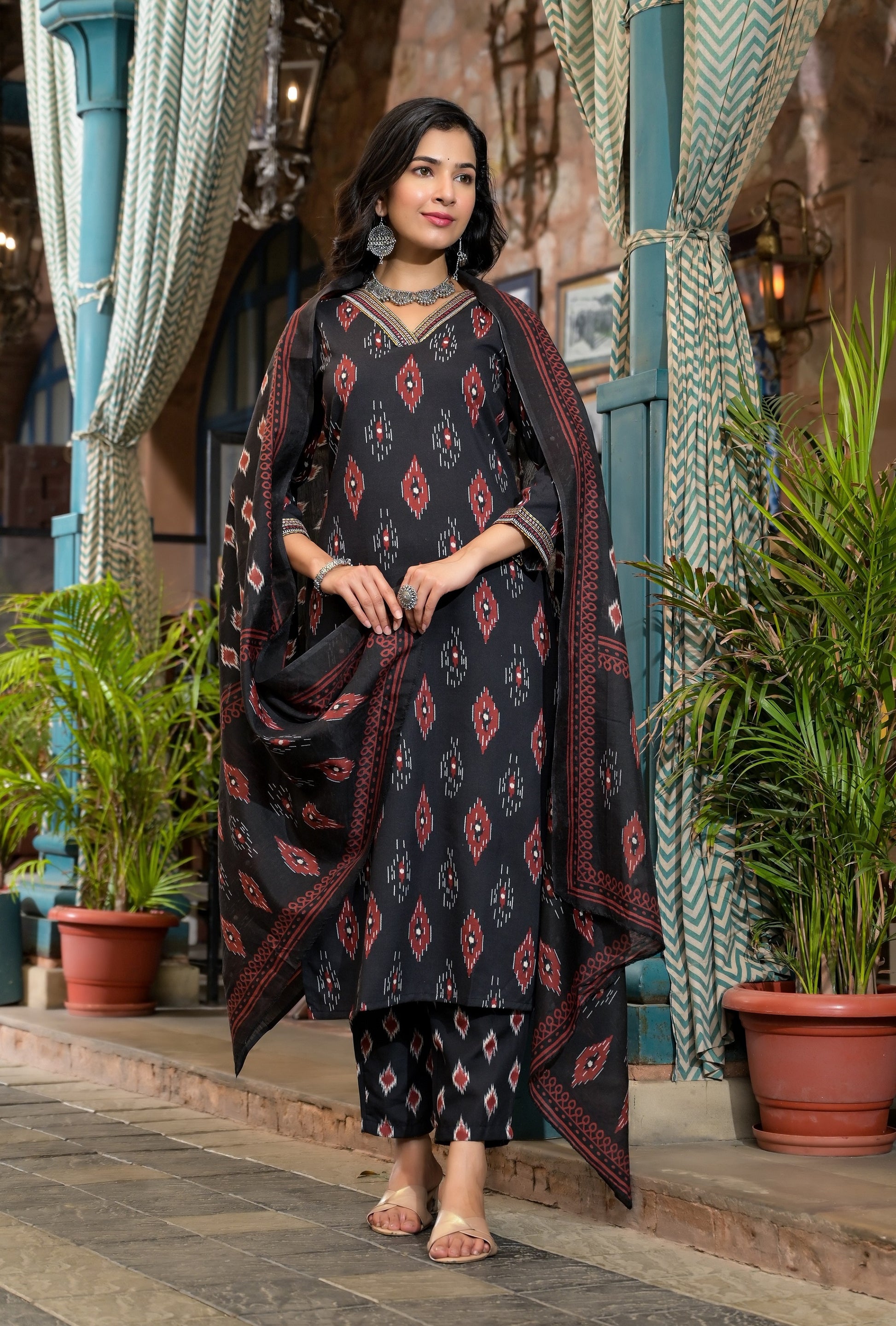 Ethnic Set Women Embroidery Straight Kurta and Pant set with Dupatta - Ethnic Set