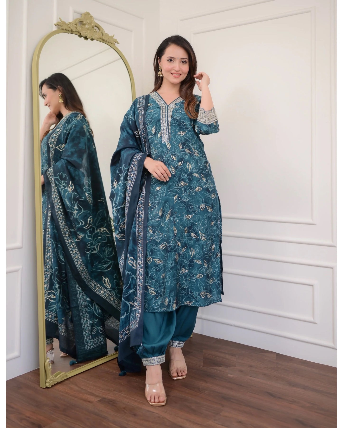 Ethnic Set Women Embroidery Straight Kurta and Pant set with Dupatta - Ethnic Set