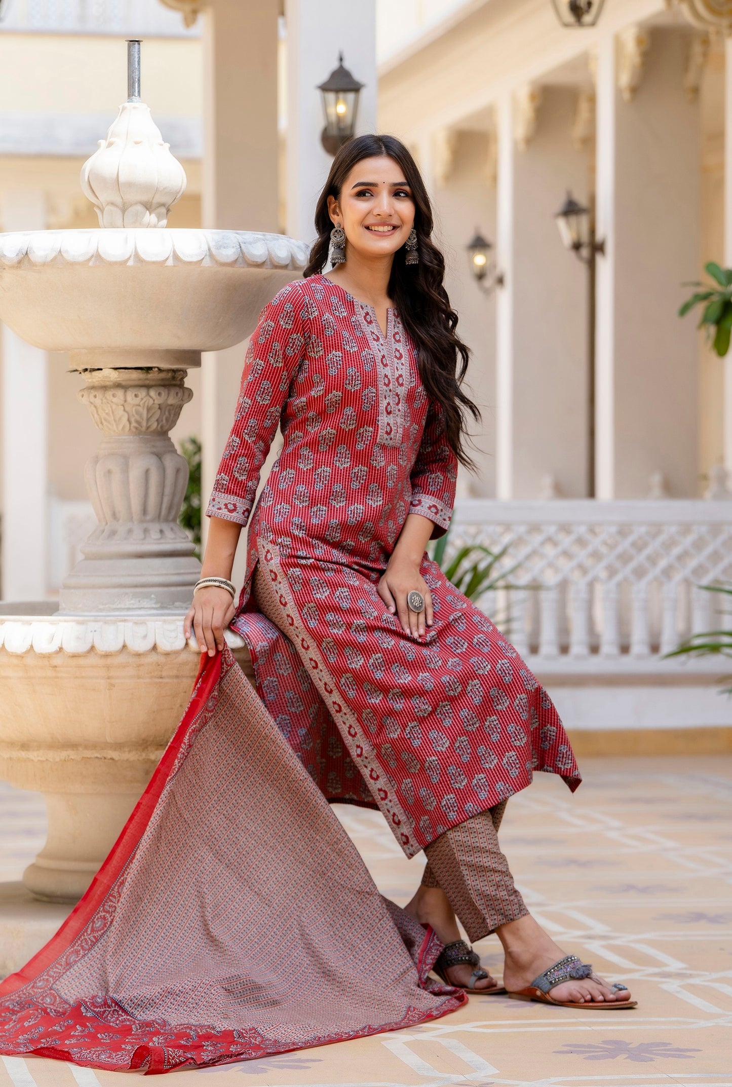 Ethnic Set Women Printed Straight Red Kurta and Pant set with Dupatta