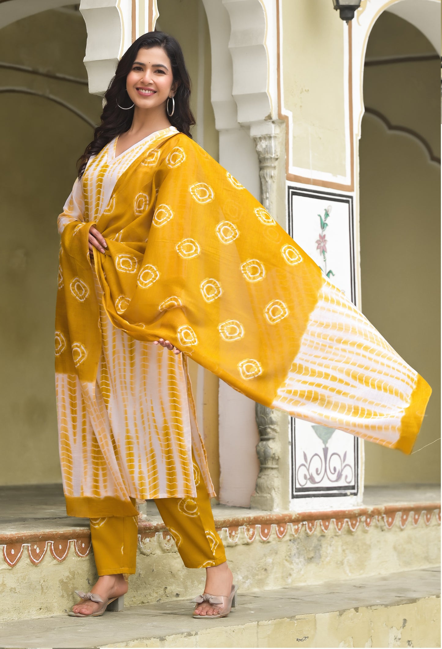 Ehnic Set Women Printed Straight Kurta and Pant set with Dupatta - Ethnic Set