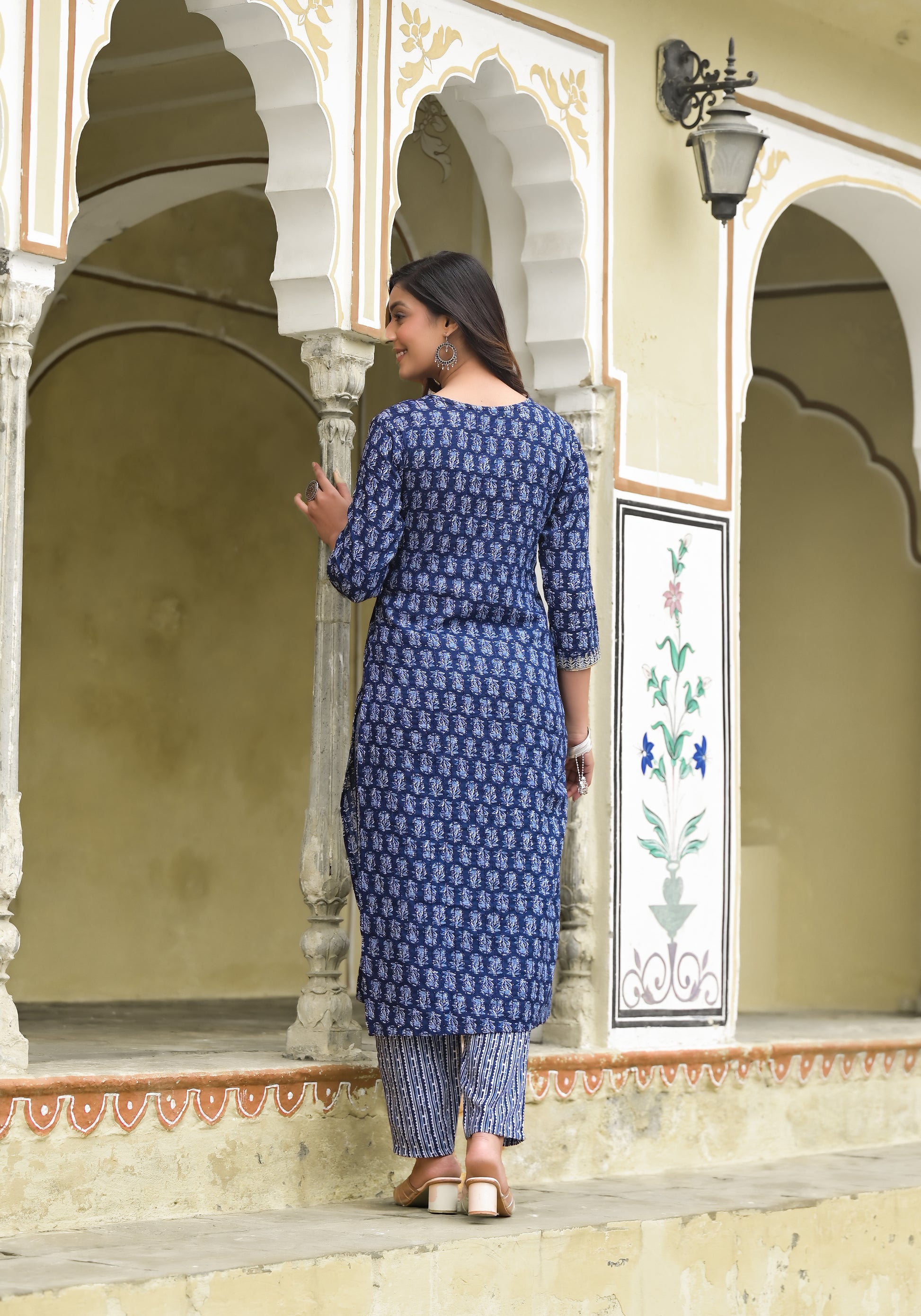 Ethnic set women Embroidered Kurta and pant set with dupatta - Ethnic Set