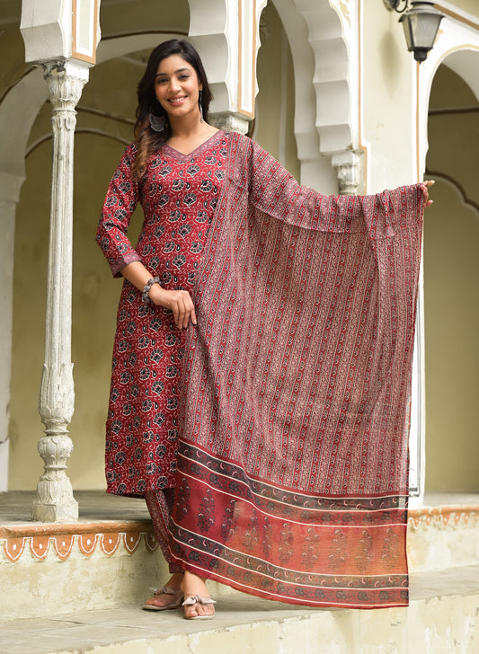 Ehnic Set Women Printed Straight Kurta and Pant set with Dupatta - Ethnic Set