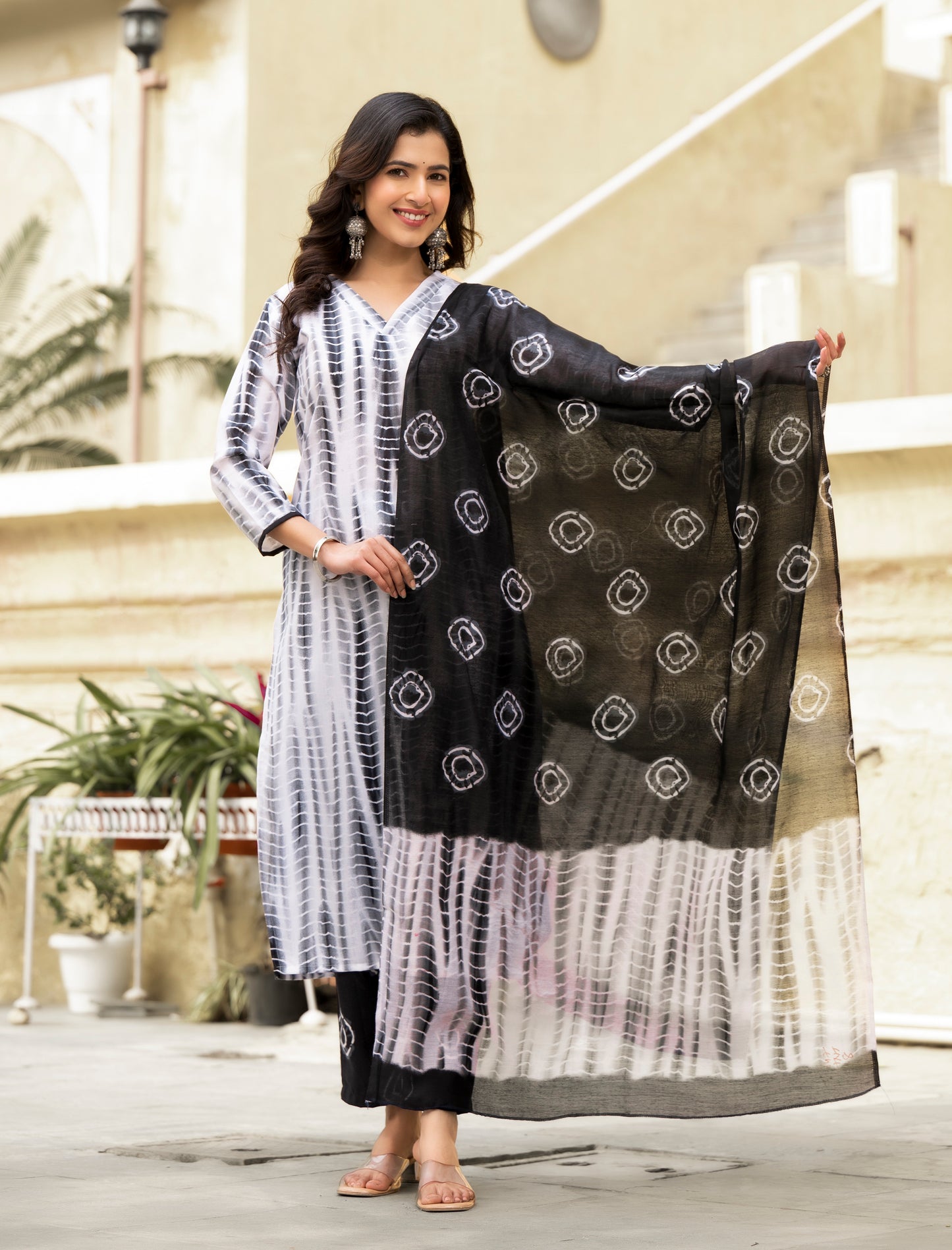 Ehnic Set Women Printed Straight Kurta and Pant set with Dupatta - Ethnic Set