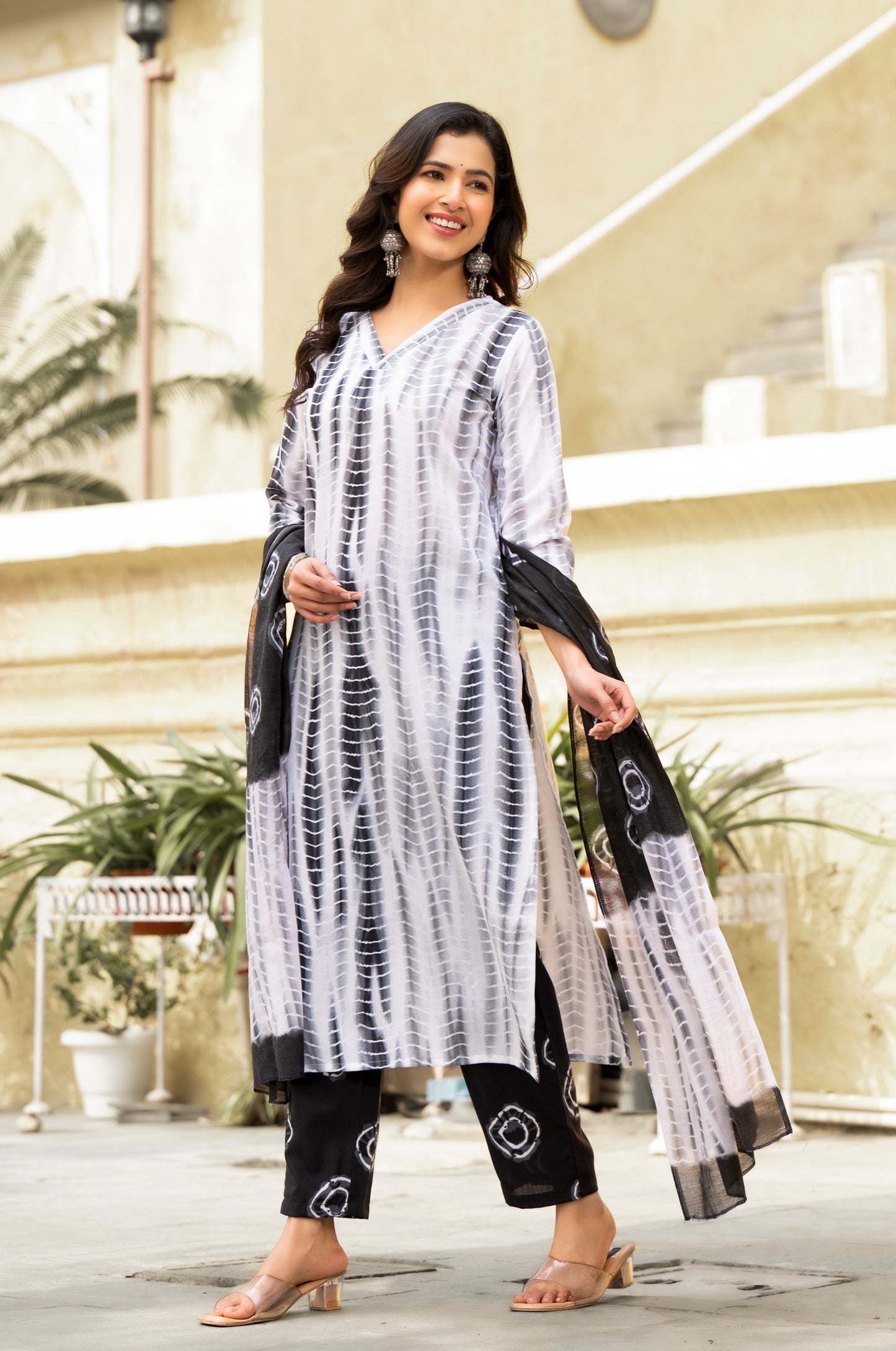 Ehnic Set Women Printed Straight Kurta and Pant set with Dupatta - Ethnic Set