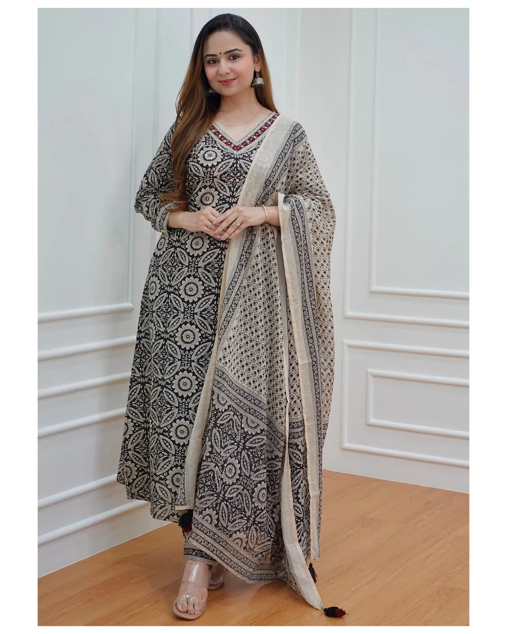 Kurta set ethnic fashion traditional cotton partiwear women clothing style Indian Ethnic Suit Palazzo pant Salwar Anarkali Lehenga Choli Bollywood Designer festive Printed wedding shaadi Collections Embroidered Ethnic Wear Outfits Attire Dresses Patterns