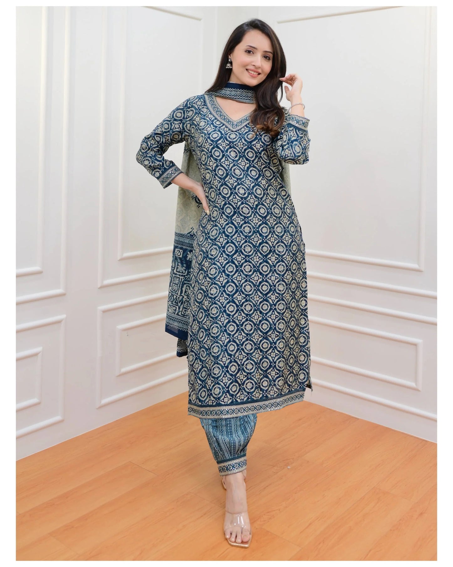 Ehnic Set Women Printed Straight Kurta and Pant set with Dupatta - Ethnic Set