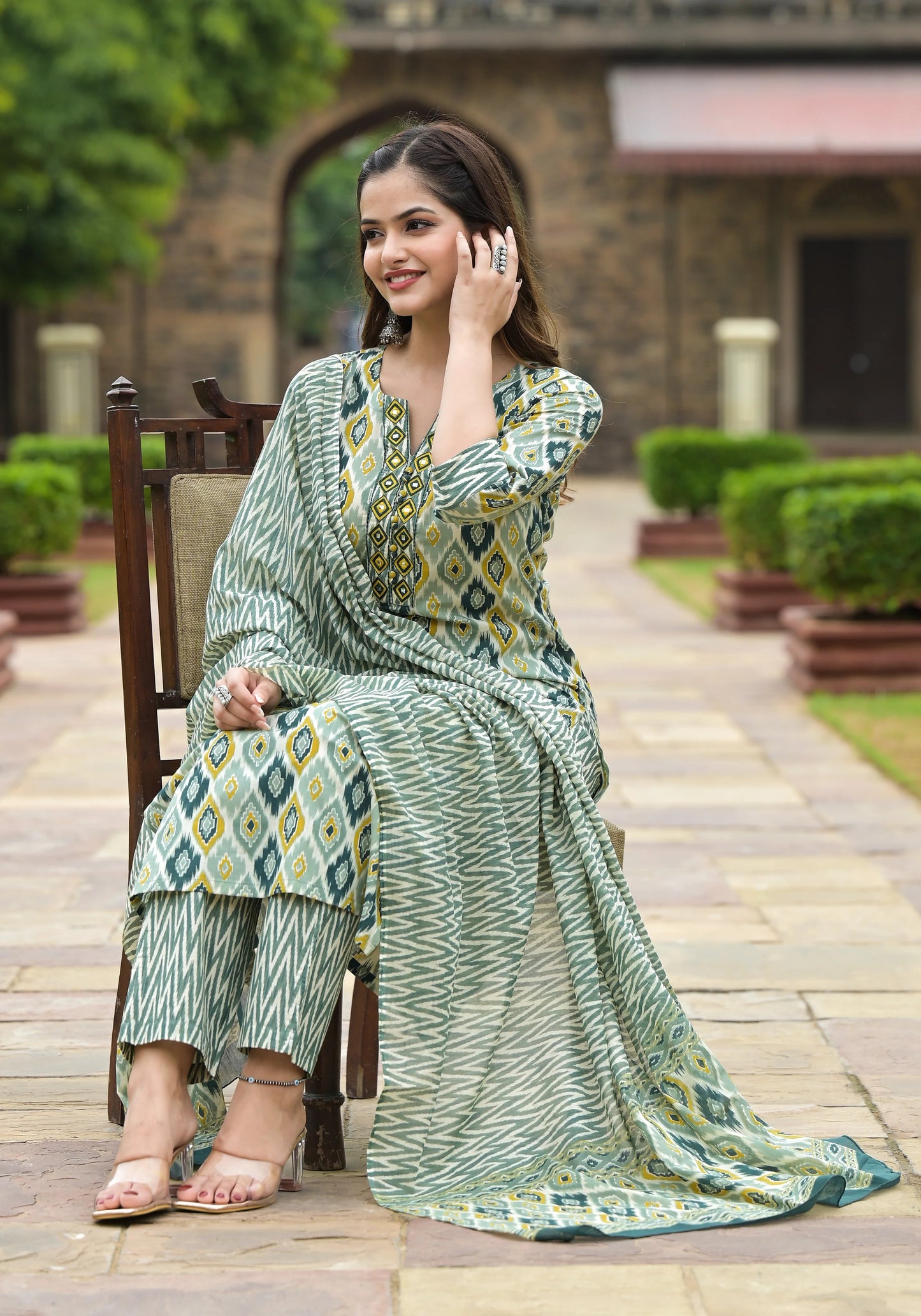 Ehnic Set Women  Printed Straight Kurta and Pant set with Dupatta - Ethnic Set